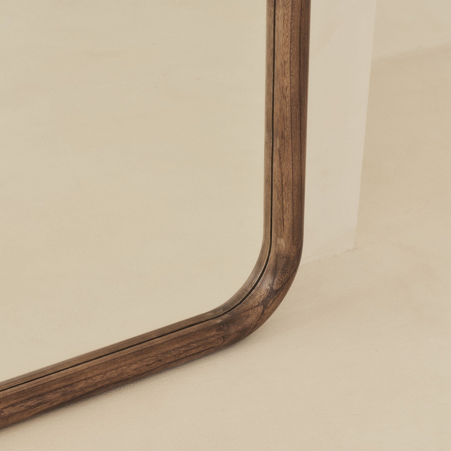 Espejo Amora – Espejo de cuerpo entero grande con marco de madera curvado (180 cm x 90 cm)**