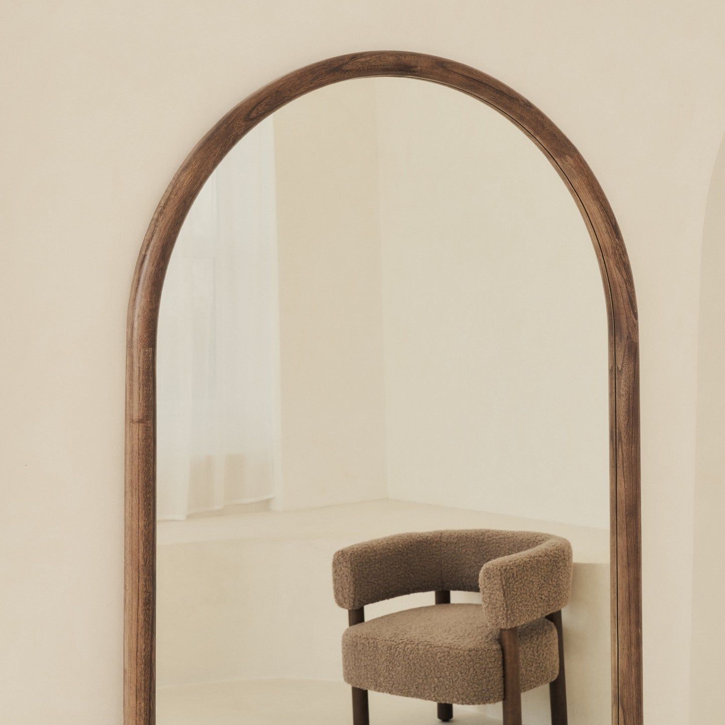 Espejo Amora – Espejo de cuerpo entero grande con marco de madera curvado (180 cm x 90 cm)**