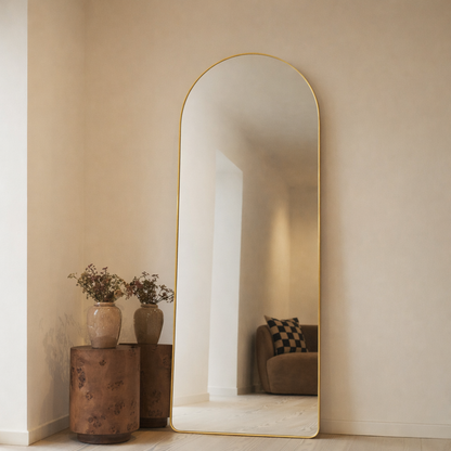 Espejo Pinterest – Espejo de cuerpo entero con diseño curvado y soporte de metal dorado (170 cm x 70 cm | 9 kg)