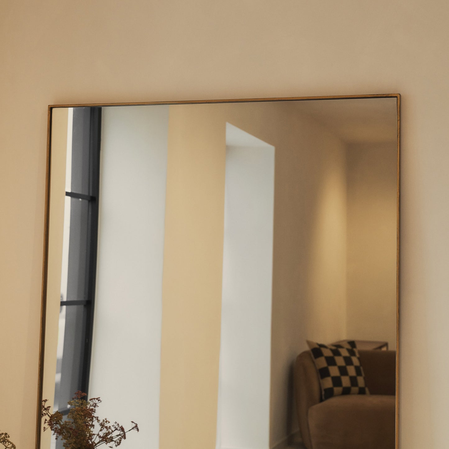 Espejo Theo – Espejo de Cuerpo Completo Rectangular Extra Grande de Metal en Dorado (190 cm x 120 cm)
