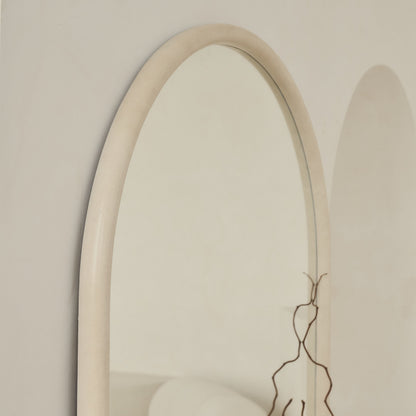 Espejo  Amora – Espejo de cuerpo entero curvado extra grande de hormigón (190 cm x 100 cm)